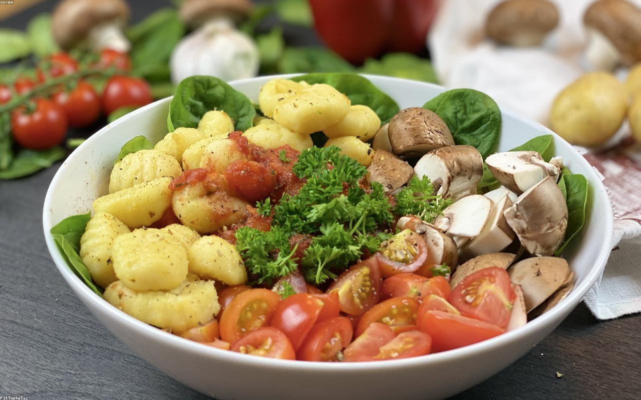 The Common Myths About Healthy Eating, Honestly Addressed