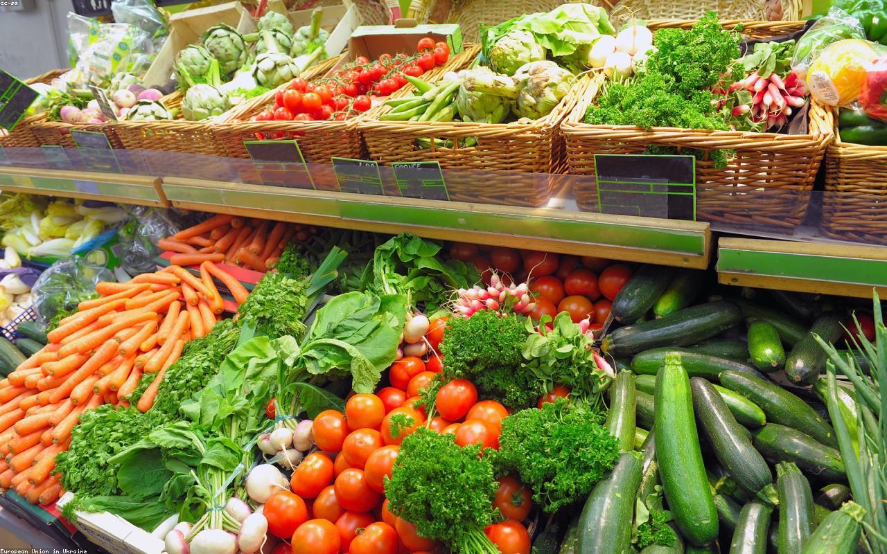 How to Cook With What Is Loudest at the Market This Week